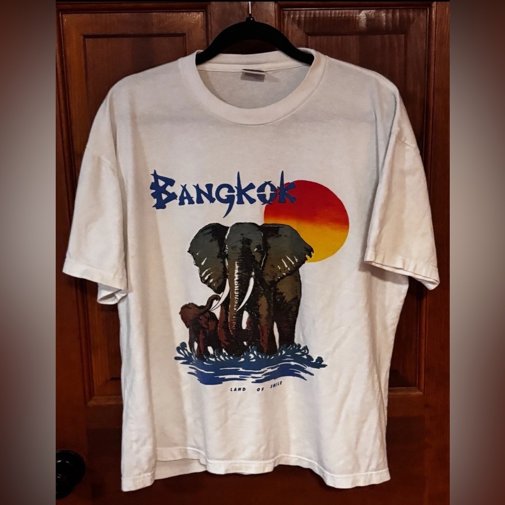 Vintage 1980s Bangkok Teeshirt Land of Smile Size Medium 100% Cotton
